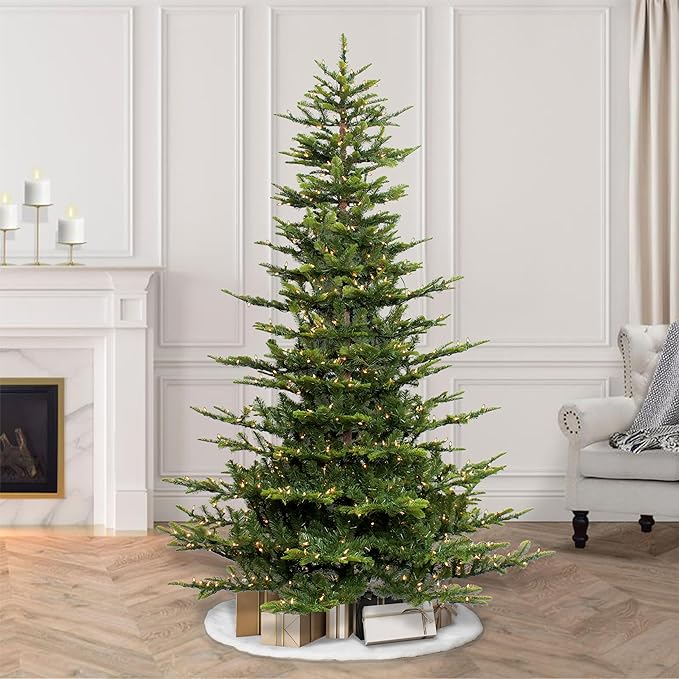 Artificial Christmas Tree with 700 Clear Lights, Realistic Dense Branch Tips
